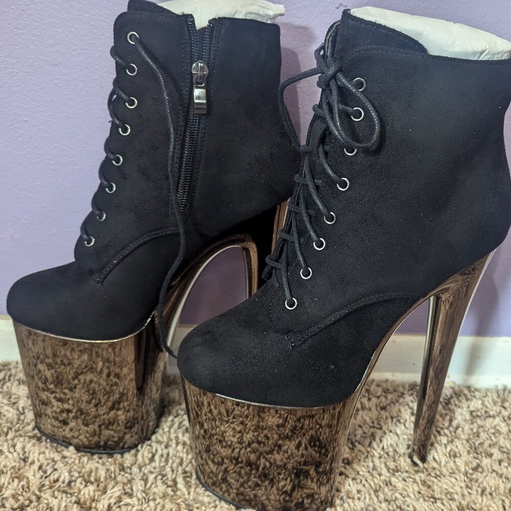 Ocho Toros Black Suede Platform Heel Sz 8